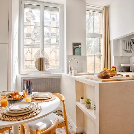 公寓 Le Saint-sauveur - Balneotherapy Bathtub - Hypercentre *