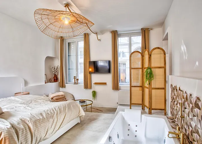 Le Saint-sauveur - Balneotherapy Bathtub - Hypercentre Apartmán Caen